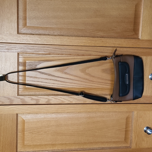 NWOT Stone Mountain Crossbody - Picture 3 of 12